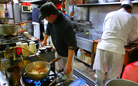 年4～5品の商品開発と商品化｜長岡市の美味しい餃子・ラーメン・定食 金子屋